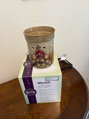 Scentsy Ceramic Mandala Warmer in Gold and Red Accents